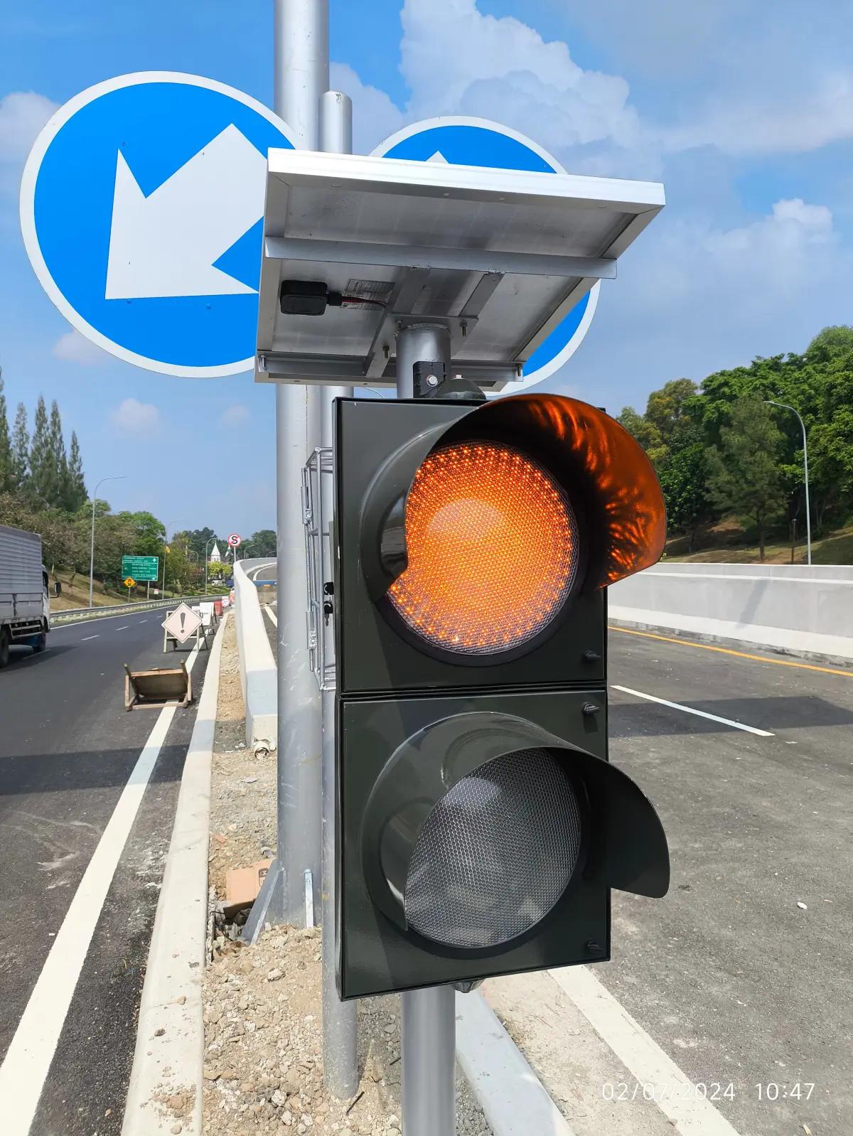 Lampu Warning Light LED 2 Aspek 20/30 cm Solar Cell